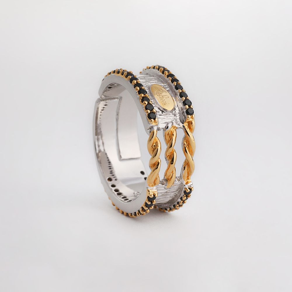 Anillo piedras negras Entrelazado Colección Aura en Radicci Anillo con piedras negras Entrelazado Colección Aura en Radicci